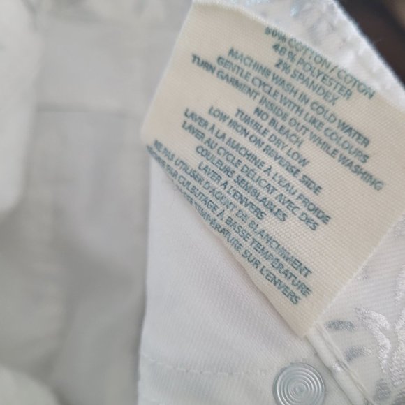 NWT Bluenotes Ankle Jeggings White with Silver Metallic Floral Pattern Size 25 - Picture 12 of 14